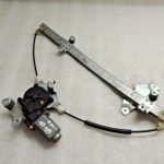 Nissan Almera N16 00-08 Logu regulatora motors priekšējais kreisais Logu regulators priekšējais kreisais