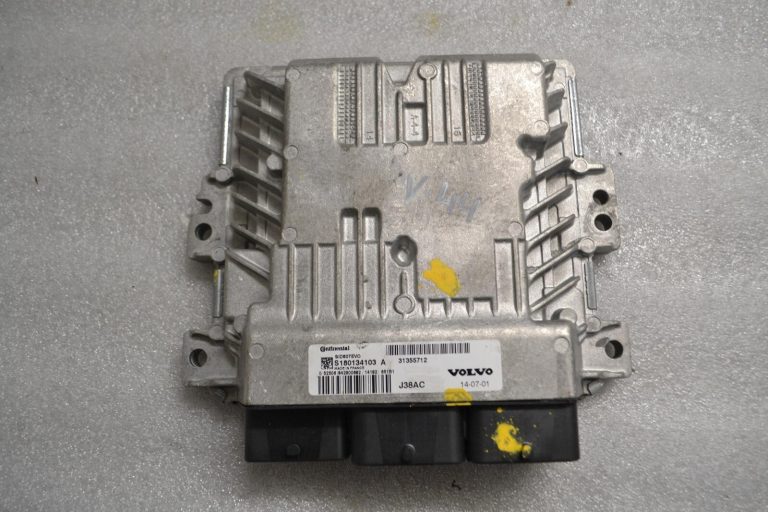 Volvo V40 V70 D4162T Dzinēja vadības bloks Vadības bloks 36000608 31355712