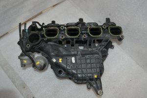 Oriģinālais 1.8 2.0 ieplūdes kolektors Volvo S40 V50 V70 Ford Focus C-Max Mondeo S-Max