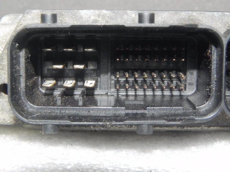 Toyota Yaris P9 2006-2011 1.4D motora vadības bloks 0281012517 ECU CONTROL UNIT