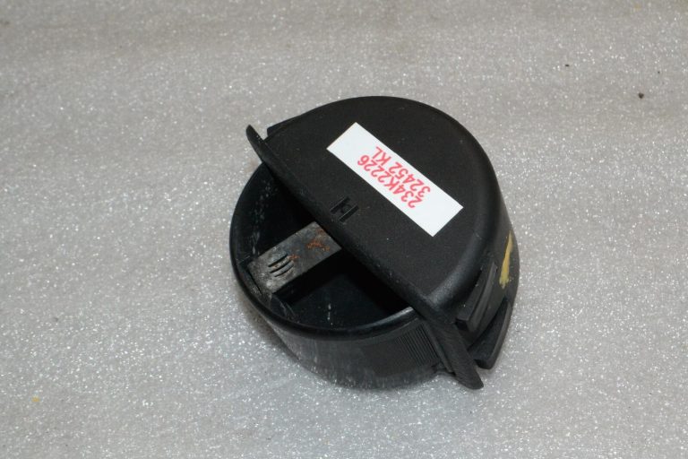 Opel Vectra B Aizmugurējā pelnu trauksme 90508571 90436351