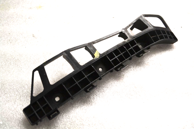 Hyundai i30 kronšteins Bampera kronšteins aizmugurējais kreisais 86615-2R000