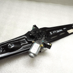 BMW X3 F25 Logu regulatora motors aizmugurējā labajā pusē 7258536 Logu regulators aizmugurējā labajā pusē