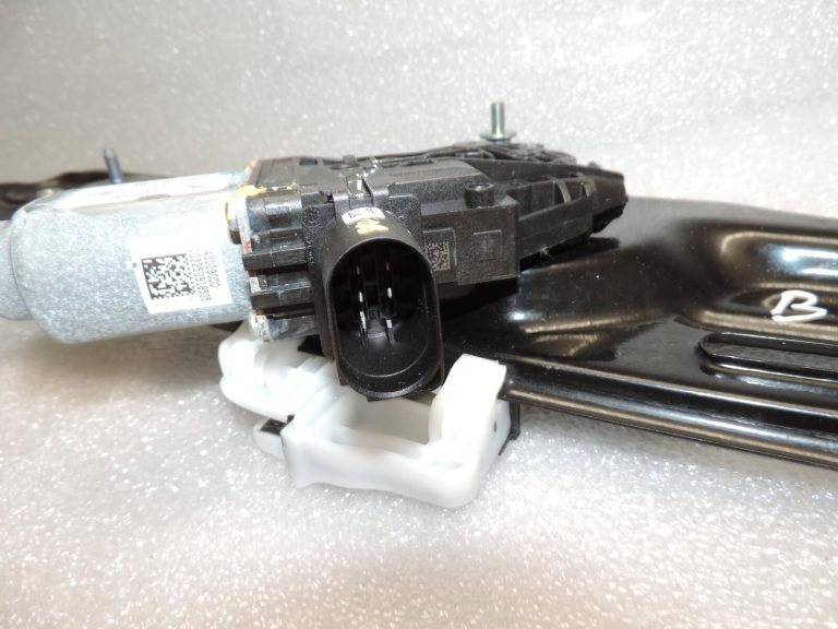BMW X3 F25 Logu regulatora motors aizmugurējā labajā pusē 7258536 Logu regulators aizmugurējā labajā pusē