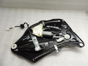Mercedes A207 W207 C207 E klases kabriolets Aizmugurējais kreisais loga regulators A2076701903