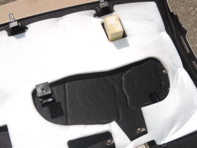 Audi A6 C7 4G Sedans Aizmugurējais bagāžas nodalījuma plaukts Atlas bēšs 4G5863411T JN2