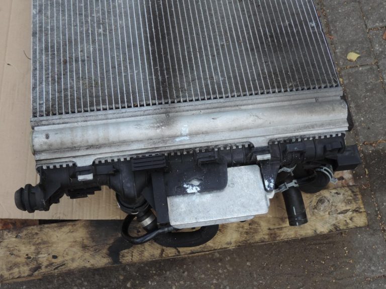 Oriģināls VOLVO radiatora komplekts ūdens dzesētājs eļļas dzesētājs gaisa kondicionētājs kondensatora radiatora ventilators