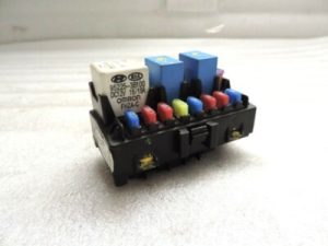 Hyundai i30 drošinātāju kārbas vadības bloks 91951-0Q000 FUSE BOX