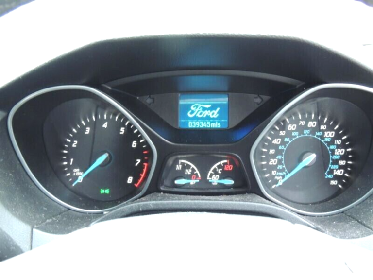 Ford Focus III benzīna instrumentu klasteris Spidometrs MILEN Instrumentu klasteris