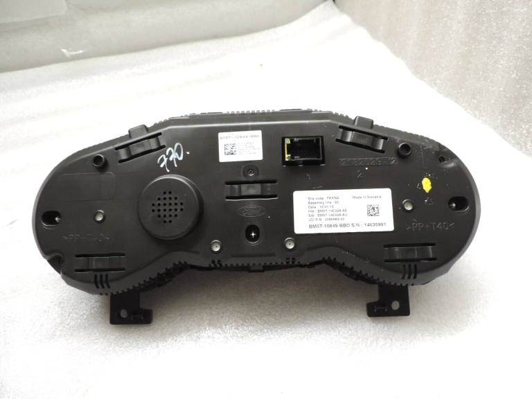 Ford Focus III benzīna instrumentu klasteris Spidometrs MILEN Instrumentu klasteris