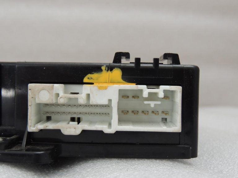Mazda 5 2.0CDTi Vadības bloks BCM CE2967560A Vadības bloks BCM J