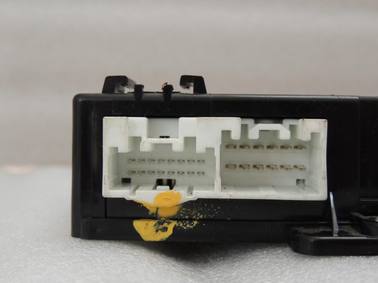 Mazda 5 2.0CDTi Vadības bloks BCM CE2967560A Vadības bloks BCM J