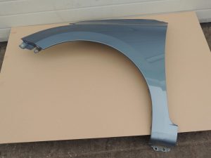 Hyundai i20 GB Aizsargs priekšējais kreisais krāsa W3U Aqua Sparkling DEF