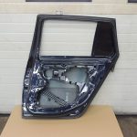 BMW E61 5. sērijas 530 Touring aizmugurējo durvju labo pusi krāsa MONACOBLAU METALLIC A35
