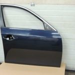BMW E61 5. sērijas E60 priekšējo durvju labo durvju krāsa MONACOBLAU METALLIC A35