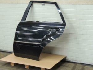 Mercedes M-klase ML W164 Aizmugurējās kreisās durvis Krāsa C197 Aizmugurējās kreisās durvis