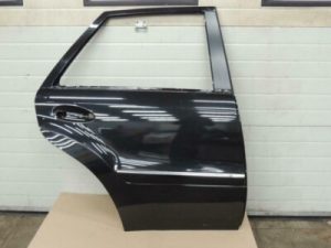 Mercedes M-klase ML W164 Aizmugurējās durvis labās puses krāsa C197 Rera Labās durvis