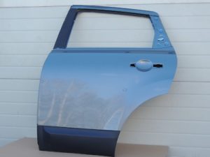Nissan Qashqai Aizmugurējās kreisās durvis Krāsa B52 Aizmugurējās kreisās durvis