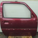 Suzuki Jimny Durvju priekšējā labo durvju priekšējā labā ZY8 Shinning Red