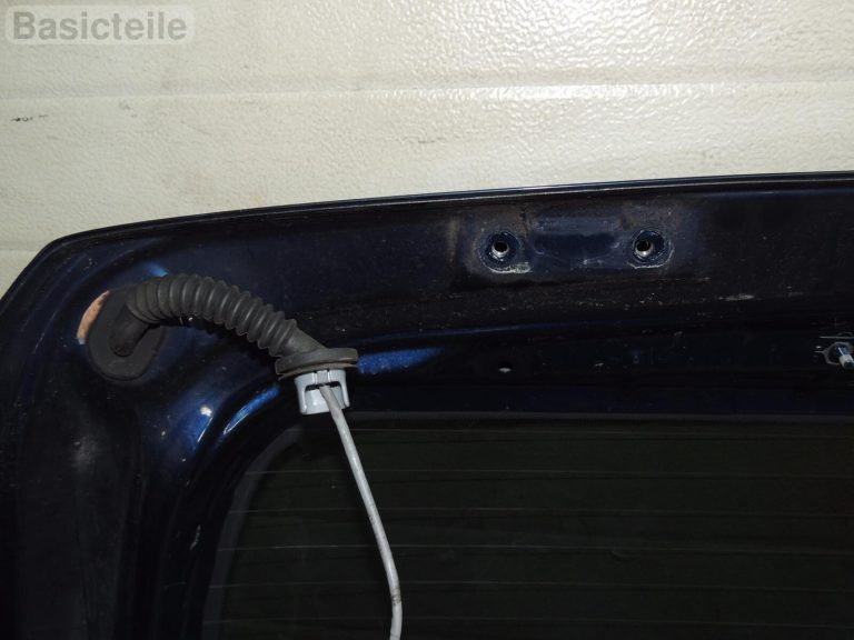 Toyota Corolla Verso III 04-09 aizmugurējās durvis ar stikla bagāžnieka vāku, krāsa 8P4