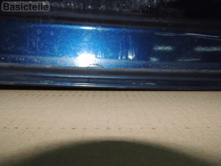 Toyota Corolla Verso III 04-09 aizmugurējās durvis ar stikla bagāžnieka vāku, krāsa 8P4