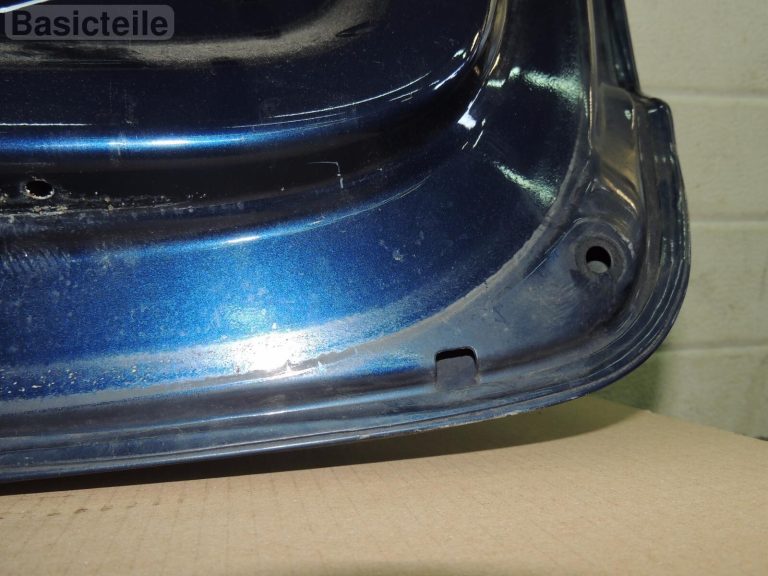 Toyota Corolla Verso III 04-09 aizmugurējās durvis ar stikla bagāžnieka vāku, krāsa 8P4