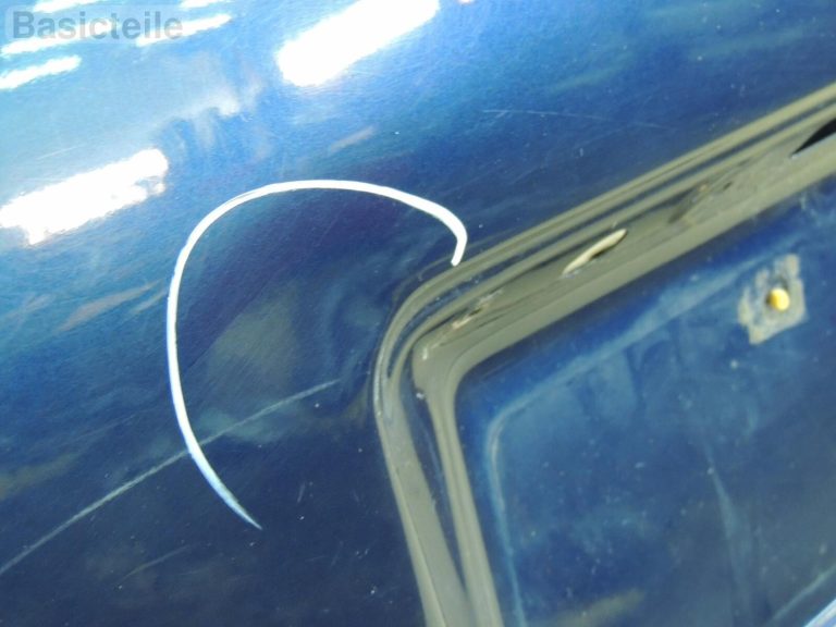 Toyota Corolla Verso III 04-09 aizmugurējās durvis ar stikla bagāžnieka vāku, krāsa 8P4
