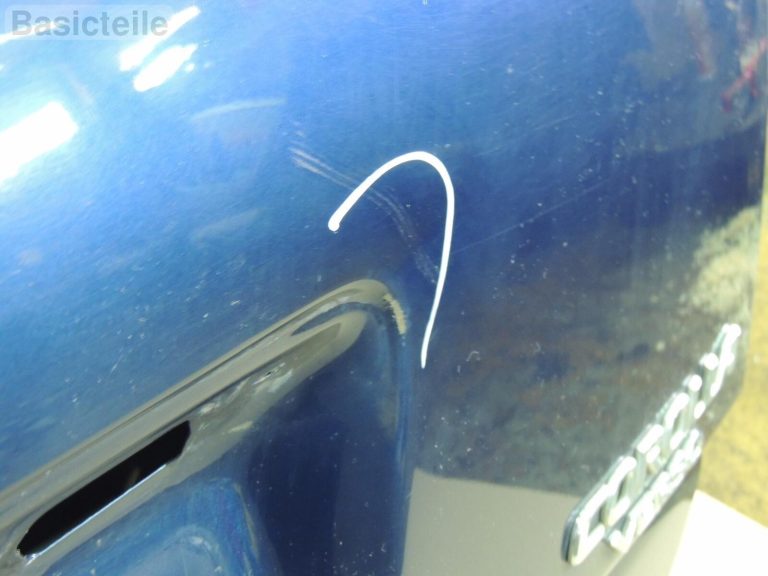 Toyota Corolla Verso III 04-09 aizmugurējās durvis ar stikla bagāžnieka vāku, krāsa 8P4