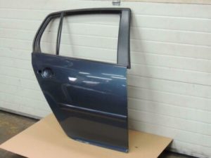VW Golf V MK5 Aizmugurējās labās durvis Krāsa W9 / C5F Bluegraphit Aizmugurējās labās durvis