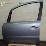 Opel Zafira B durvju priekšējā kreisā krāsa gaiši sudraba 163 / 4AU, GBJ Durvju priekšējā kreisā puse