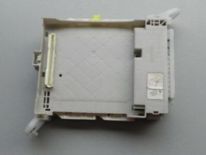 Lexus RX450H RX ECU sadales kārba 82730-48J20 8273048J20
