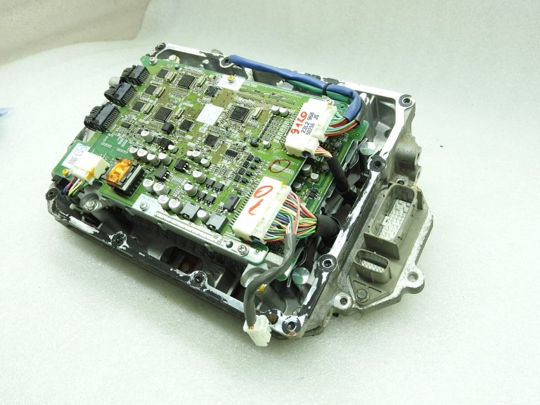 Invertora Toyota Lexus vadības bloka daļas 8988248030