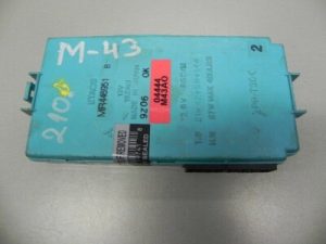Mitsubishi virsbūves vadības bloks Vadības bloks MR445951