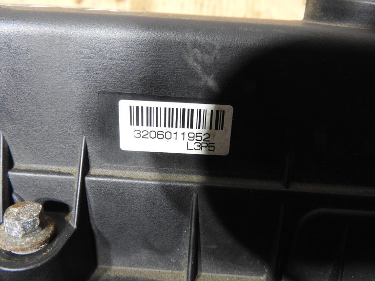 Vārstu vāks Mazda 3 5 6 1.8L 2.0L 2.3L 2006-2009 L3N5-10-210C