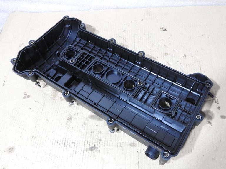 Vārstu vāks Mazda 3 5 6 1.8L 2.0L 2.3L 2006-2009 L3N5-10-210C