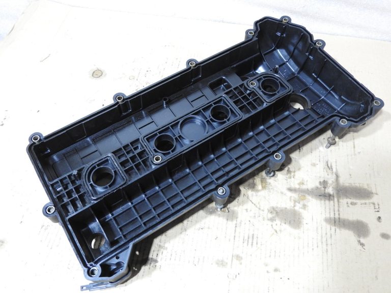 Vārstu vāks Mazda 3 5 6 1.8L 2.0L 2.3L 2006-2009 L3N5-10-210C
