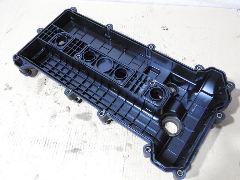 Vārstu vāks Mazda 3 5 6 1.8L 2.0L 2.3L 2006-2009 L3N5-10-210C