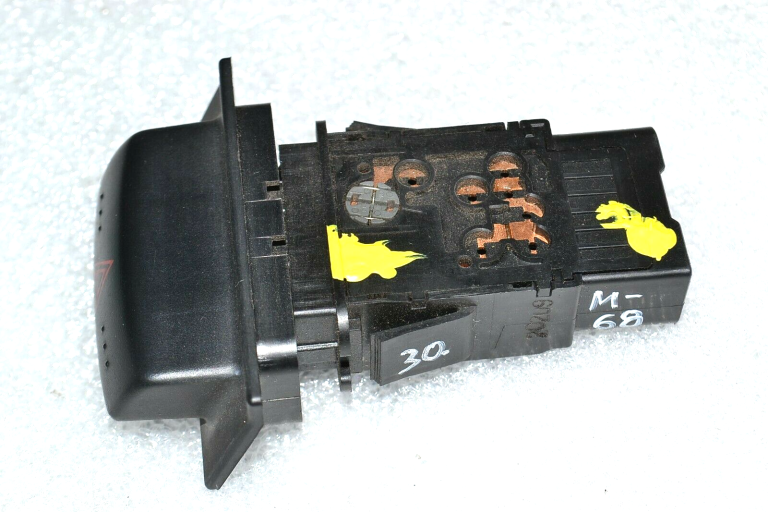Mazda MPV II (LW) avārijas bākugunis avārijas bākugunis oriģināls LC62-66-4H0