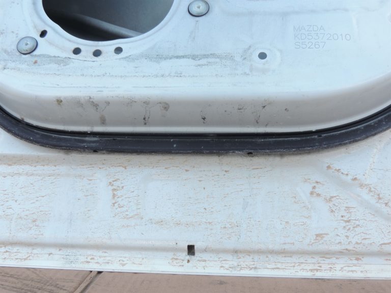 Mazda CX-5 I Aizmugurējās labās puses durvis – Krāsa – 34K – Crystal White Pearl