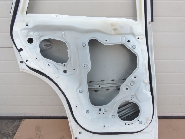 Mazda CX-5 I Aizmugurējās kreisās durvis kreisās durvis – Krāsa – 34K – Crystal White Pearl