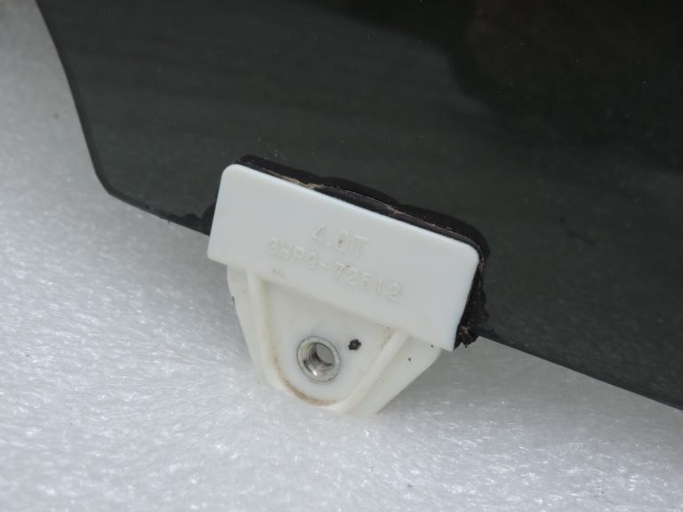 Oriģināls Mazda 6 GJ/GL aizmugurējais sānu logs aizmugurējais labās puses tonēts logs