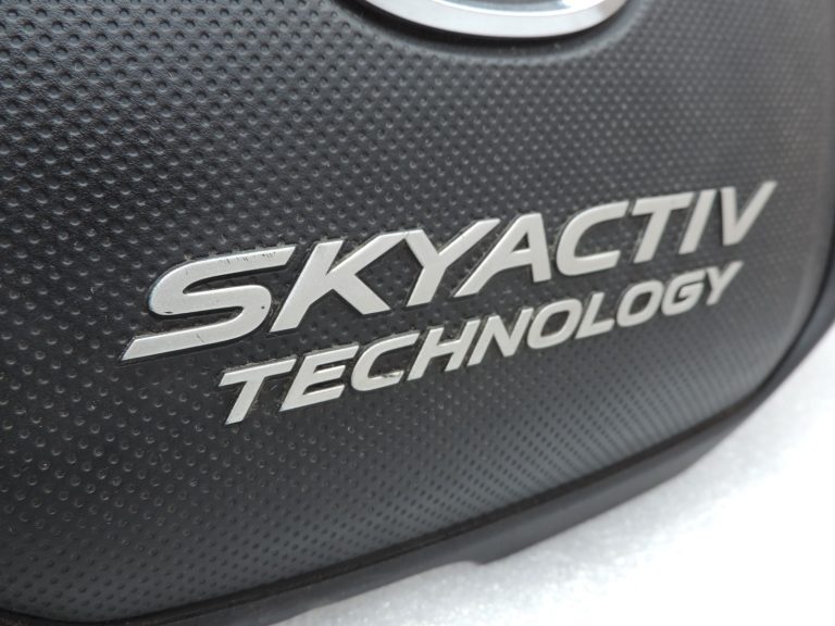 Oriģināls Mazda 6 GJ 2.2 SKYACTIV-D Skyactiv Technology motora pārsegs SH0510230