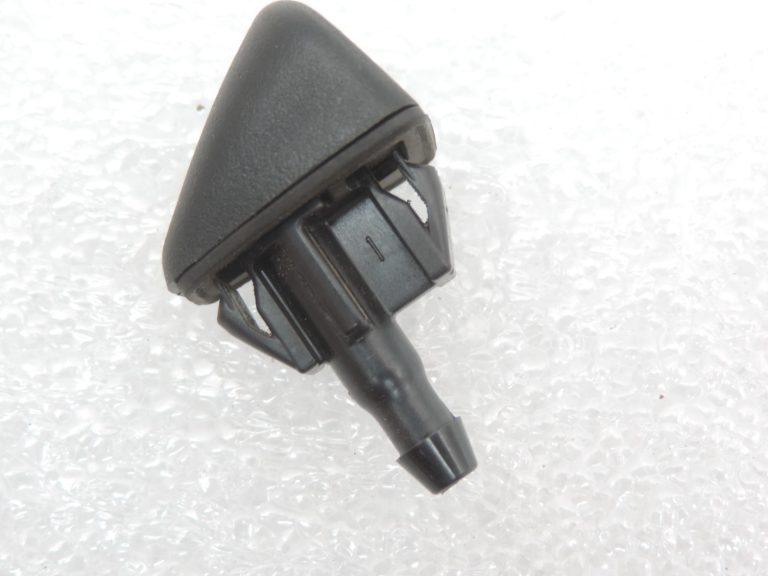 Oriģinālā Mazda 6 GJ vējstikla mazgātāja sprausla kreisā KD4567510