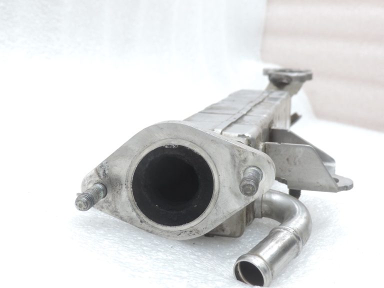 Oriģinālā Mazda 6 GJ / 3 / CX-5 2.2 SKYACTIV-D EGR dzesētājs SH022030Y, SH02-20-30Y