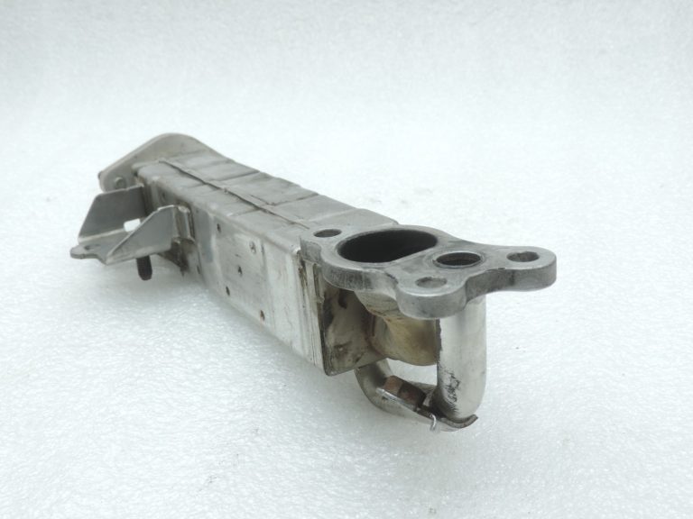 Oriģinālā Mazda 6 GJ / 3 / CX-5 2.2 SKYACTIV-D EGR dzesētājs SH022030Y, SH02-20-30Y