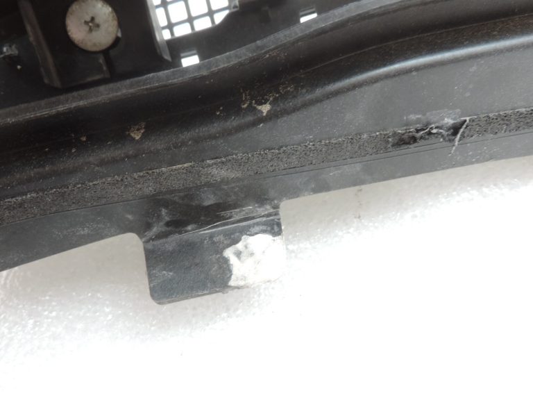 Oriģināls Mazda 6 GJ vējstikla pārsegs Grill Lower RIGHT GHP9507R0A