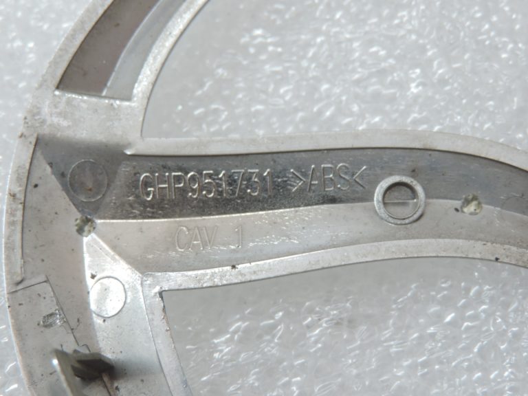 Oriģinālā Mazda 6 GJ priekšējā radiatora režģa emblēma Mascot GHP951731, GHP9-51-731
