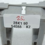 Oriģinālais Mazda 6 GJ priekšējo lukturu mazgātāja sprauslas kronšteins kreisais GHR4518H4, GHR4-51-8H4