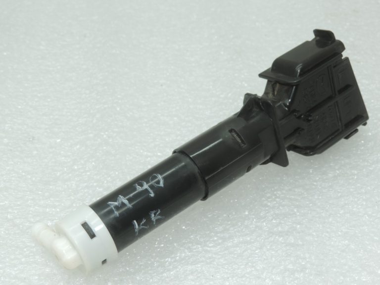 Oriģinālā Mazda 6 GJ priekšējo lukturu mazgātāja sprausla kreisā GHR45182Y, GHR4-51-82Y