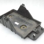 Oriģināls Mazda 6 GJ, CX-5 akumulatora turētāja korpuss KE7056041A, KE70-56-041A